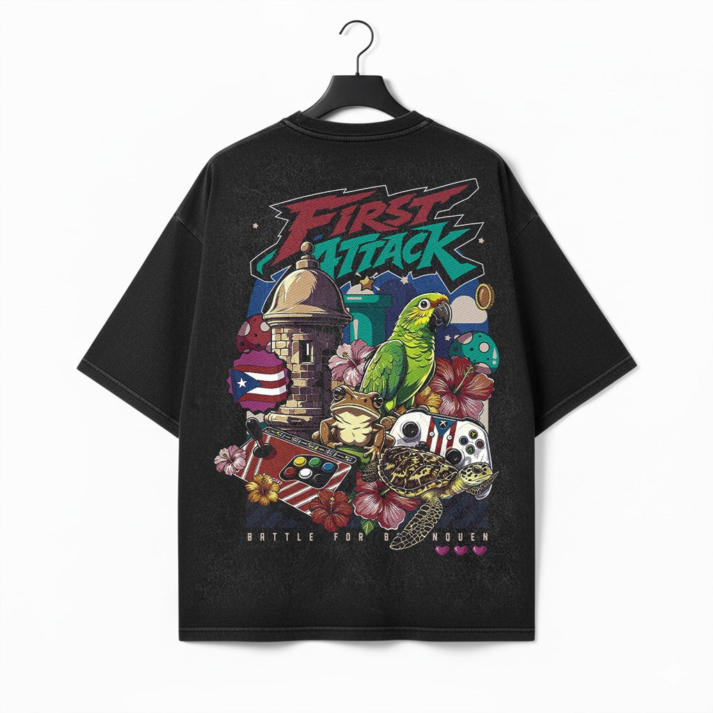 Espalda de la camiseta oversized First Attack PR Theme con arte de Puerto Rico